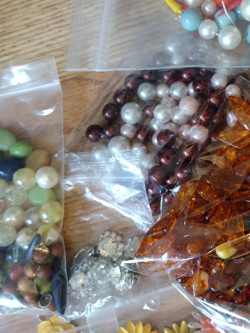 Mixed Lot DIY Craft Projects Beads Flowers Metal Accents - Picture 12 of 14